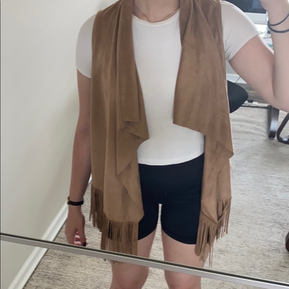 Vest - Picture 2 of 4